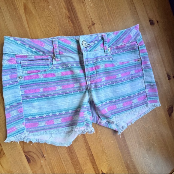 American eagle Aztec pastel short shorts size 4 - Picture 1 of 11